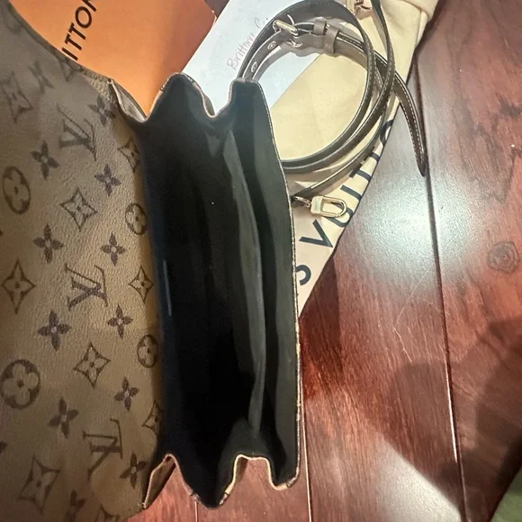 Louis Vuitton Two-Tone Monogram Crossbody Bag - Picture 4 of 9